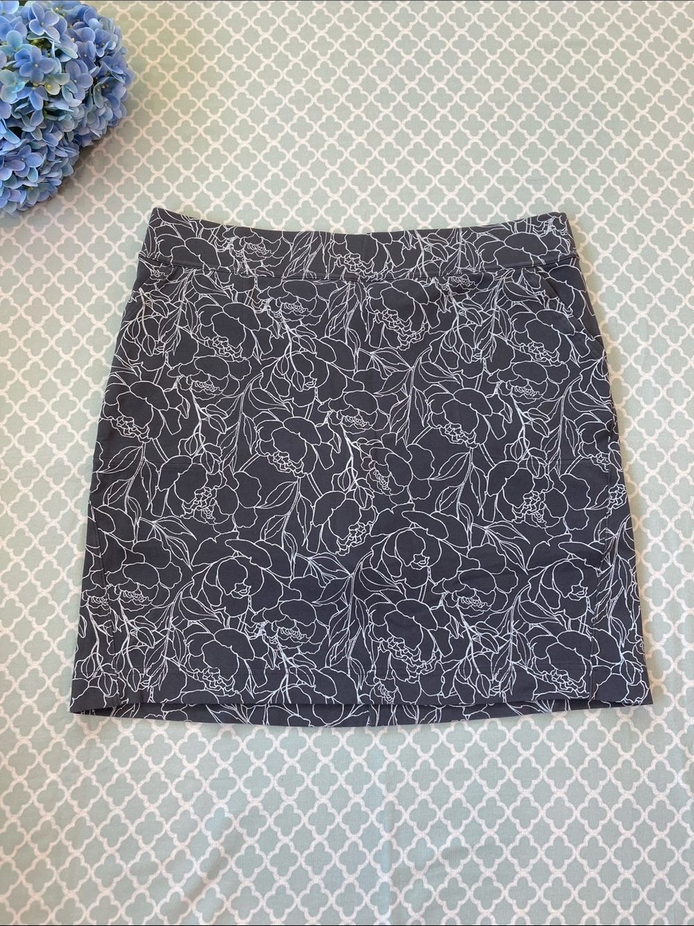 Duluth Noga Skort Skirt Gray Floral L